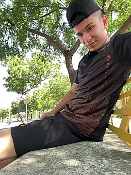 Snapshot of arevalo1124 chatting on November 22, 2025, 3:00 pm arevalo1124 online show from November 22, 2025, 3:00 pm