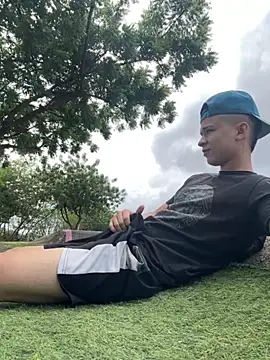 Snapshot of arevalo1124 chatting on December 3, 2025, 5:22 pm arevalo1124 online show from December 3, 2025, 5:22 pm