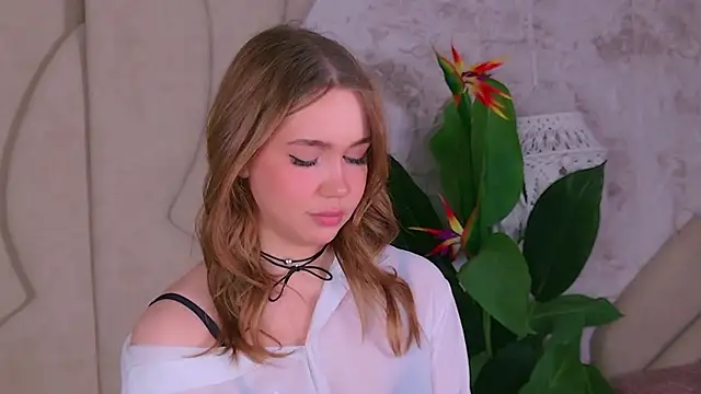 EvansLover online show from October 18, 2025, 8:42 pm