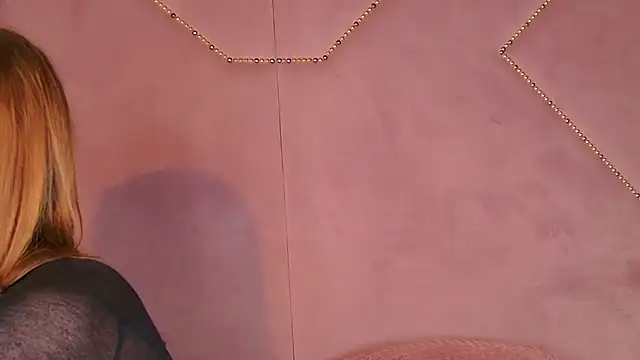 EvansLover online show from November 30, 2025, 8:57 pm