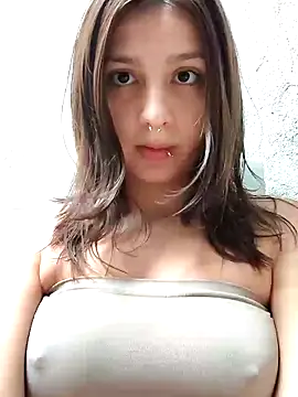 Snapshot of Maiden-Hot chatting on April 24, 2026, 8:33 pm Maiden-Hot online show from April 24, 2026, 8:33 pm