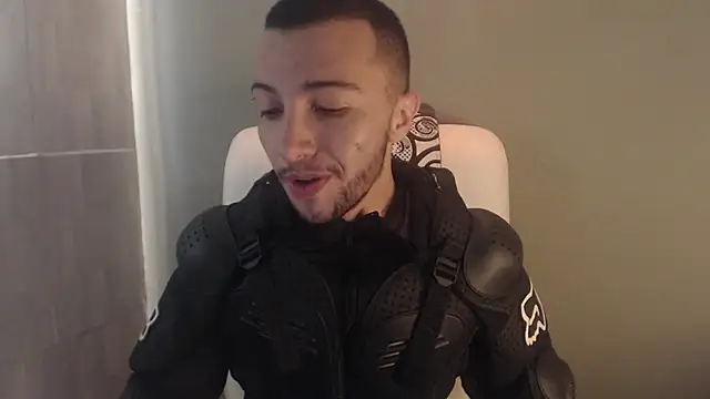 FemToMale online show from February 26, 2025, 9:58 pm