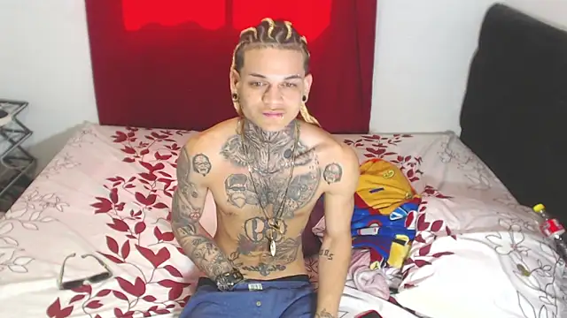 Snapshot of hot_man05 chatting on February 3, 2025, 6:17 pm hot man05 online show from February 3, 2025, 6:17 pm