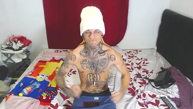 Snapshot of hot_man05 chatting on February 4, 2025, 9:28 am hot man05 online show from February 4, 2025, 9:28 am