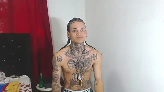 Snapshot of hot_man05 chatting on February 21, 2025, 9:00 pm hot man05 online show from February 21, 2025, 9:00 pm