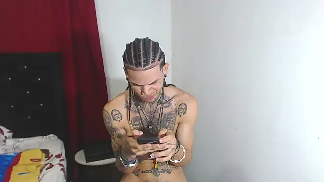 Snapshot of hot_man05 chatting on February 22, 2025, 3:23 am hot man05 online show from February 22, 2025, 3:23 am