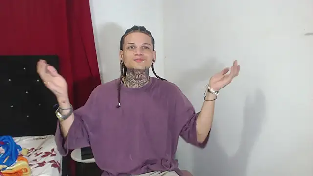 Snapshot of hot_man05 chatting on March 3, 2025, 1:31 am hot man05 online show from March 3, 2025, 1:31 am