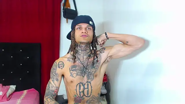 Snapshot of hot_man05 chatting on March 19, 2025, 5:30 am hot man05 online show from March 19, 2025, 5:30 am