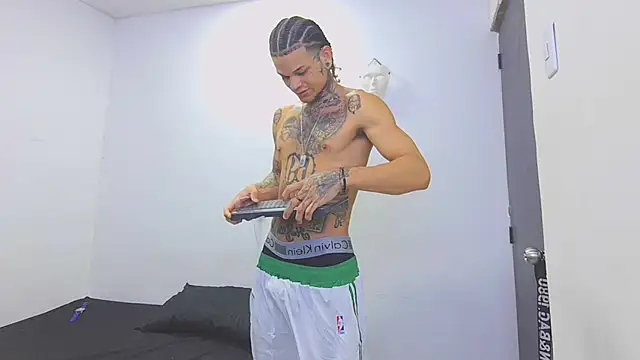 Snapshot of hot_man05 chatting on February 26, 2026, 11:59 pm hot man05 online show from February 26, 2026, 11:59 pm