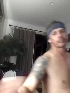 Snapshot of RichardHard_1 chatting on March 6, 2025, 4:28 pm RichardHard 1 online show from March 6, 2025, 4:28 pm