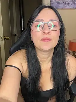 Snapshot of ValeriaVixen chatting on July 8, 2026, 9:08 pm ValeriaVixen online show from July 8, 2026, 9:08 pm