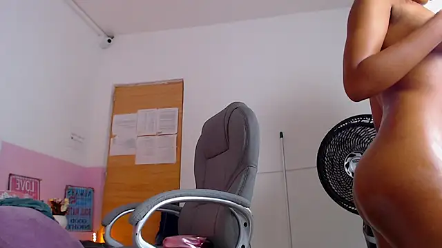 brendathompson  online show from February 22, 2025, 7:47 pm