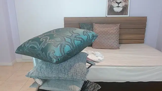 brendathompson  online show from March 15, 2025, 3:29 am