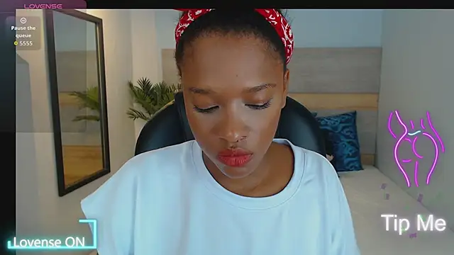 brendathompson  online show from September 23, 2025, 1:52 am