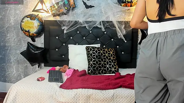 emberhodson online show from October 29, 2025, 10:28 am