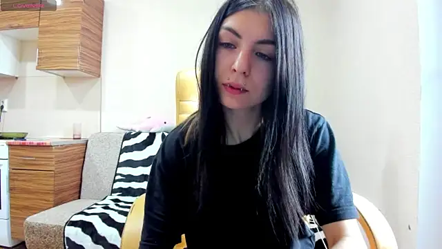 Snapshot of ErlinaBuoy chatting on July 16, 2026, 7:25 am ErlinaBuoy online show from July 16, 2026, 7:25 am