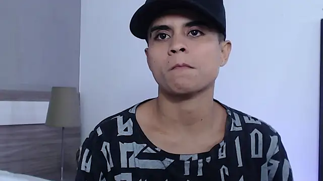 Liiamthompson online show from September 25, 2025, 9:51 pm