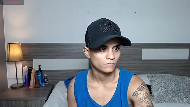 Liiamthompson online show from December 18, 2025, 9:15 am