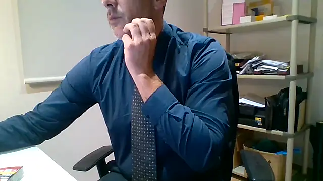 66MA69 online show from April 21, 2026, 4:41 am