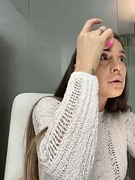 Snapshot of Anya-Ray chatting on February 10, 2025, 11:57 am Anya-Ray online show from February 10, 2025, 11:57 am