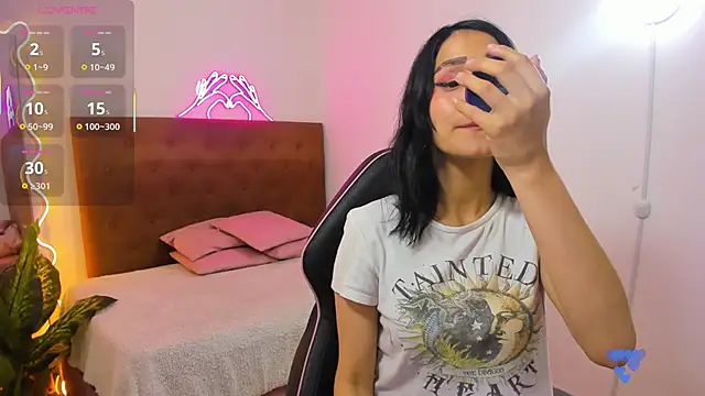 palmerfox tay online show from December 1, 2025, 3:11 am