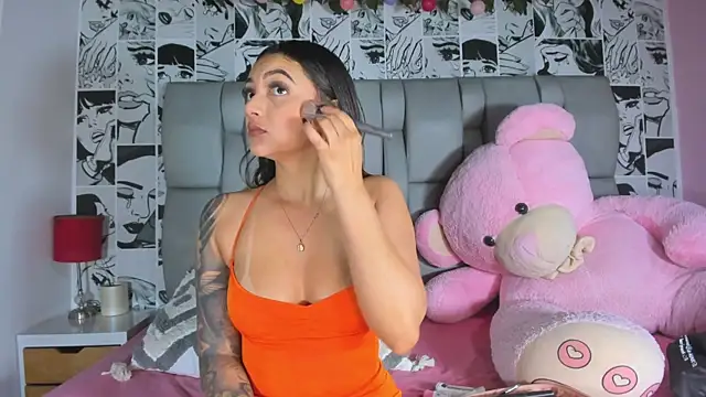 LucyRosse online show from April 19, 2026, 11:20 am