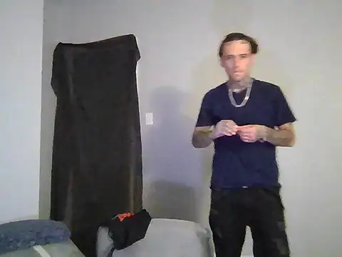 cruz815 online show from November 18, 2025, 10:25 pm