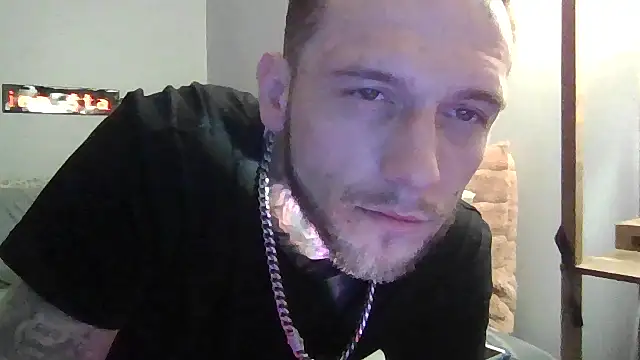 cruz815 online show from May 12, 2026, 1:03 am