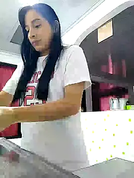 Snapshot of Marce0 chatting on February 3, 2025, 10:43 pm Marce0 online show from February 3, 2025, 10:43 pm