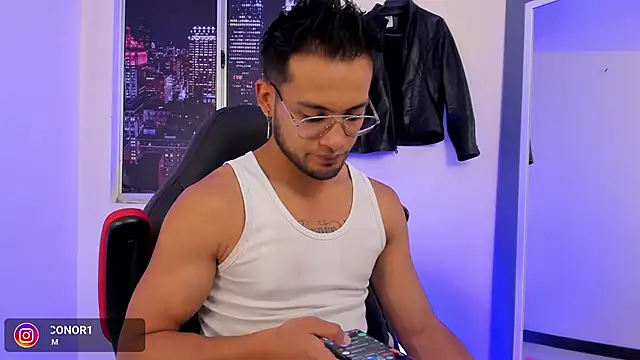 Max Conor1 online show from January 29, 2025, 7:22 pm