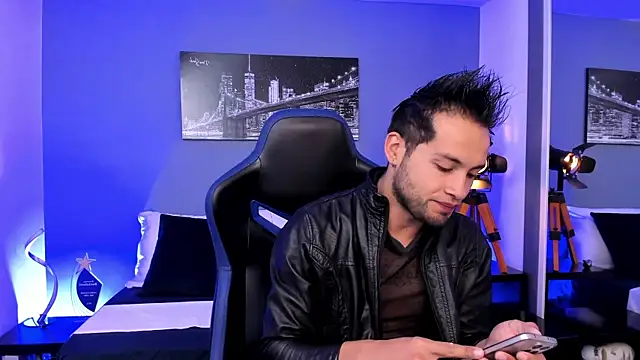 Max Conor1 online show from September 18, 2025, 11:34 am