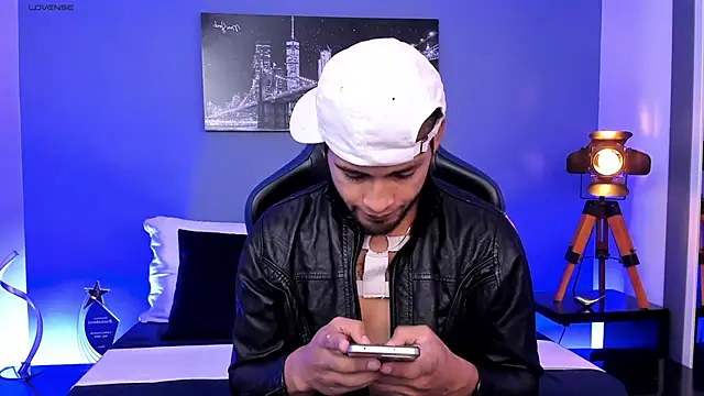 Max Conor1 online show from September 26, 2025, 11:47 am