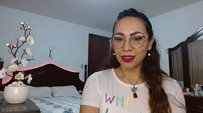 AloLovely  online show from February 11, 2025, 12:59 am