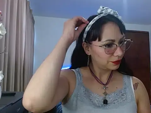 AloLovely  online show from March 24, 2026, 12:15 am