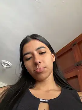 eva roseee online show from June 11, 2026, 6:06 pm