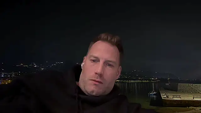 Snapshot of Christian87xxx chatting on February 7, 2025, 6:24 pm Christian87xxx online show from February 7, 2025, 6:24 pm