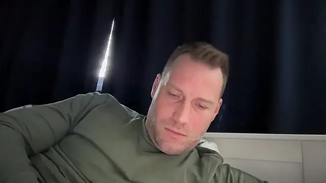 Snapshot of Christian87xxx chatting on March 15, 2025, 10:13 am Christian87xxx online show from March 15, 2025, 10:13 am