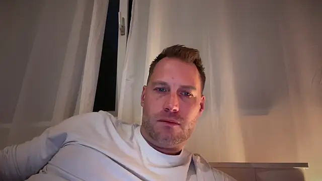 Snapshot of Christian87xxx chatting on September 26, 2025, 5:39 pm Christian87xxx online show from September 26, 2025, 5:39 pm