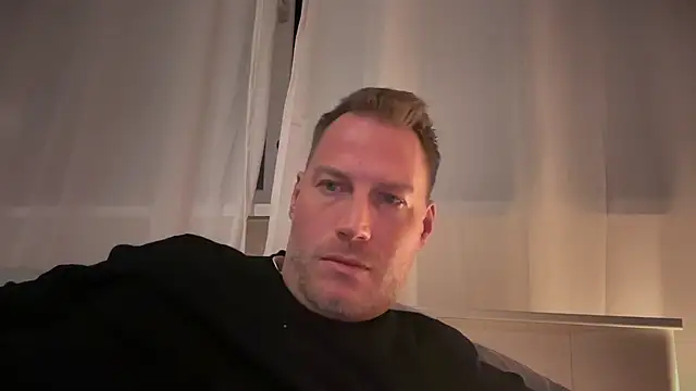 Snapshot of Christian87xxx chatting on October 3, 2025, 7:55 pm Christian87xxx online show from October 3, 2025, 7:55 pm