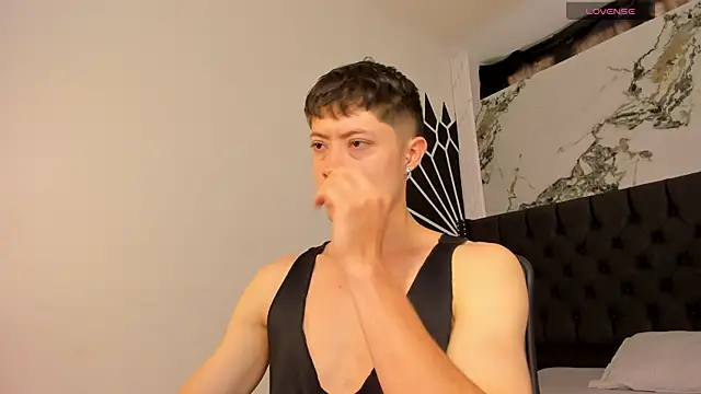 marcuscollins1  online show from April 6, 2026, 2:29 pm