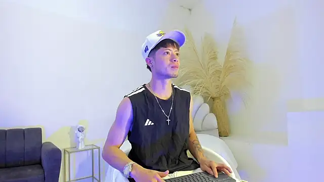 marcuscollins1  online show from June 4, 2026, 12:44 pm