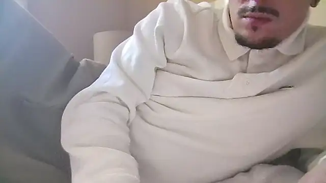 giumy91 online show from April 14, 2026, 9:26 am