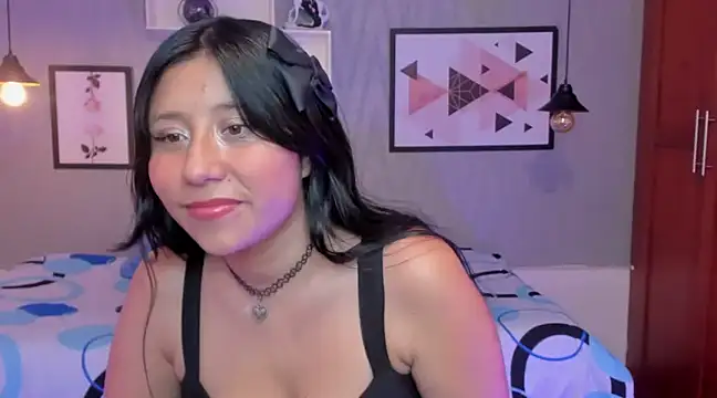 Snapshot of Nohemi_louse chatting on February 17, 2025, 8:26 pm Nohemi louse online show from February 17, 2025, 8:26 pm