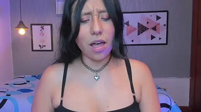 Snapshot of Nohemi_louse chatting on February 19, 2025, 1:18 am Nohemi louse online show from February 19, 2025, 1:18 am