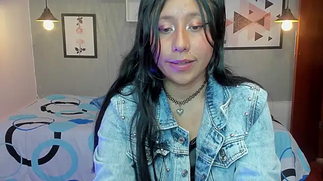 Snapshot of Nohemi_louse chatting on February 22, 2025, 7:47 pm Nohemi louse online show from February 22, 2025, 7:47 pm
