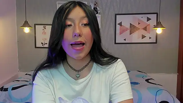 Snapshot of Nohemi_louse chatting on February 24, 2025, 7:09 pm Nohemi louse online show from February 24, 2025, 7:09 pm