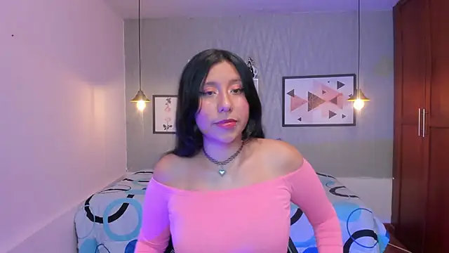 Snapshot of Nohemi_louse chatting on March 13, 2025, 7:28 pm Nohemi louse online show from March 13, 2025, 7:28 pm
