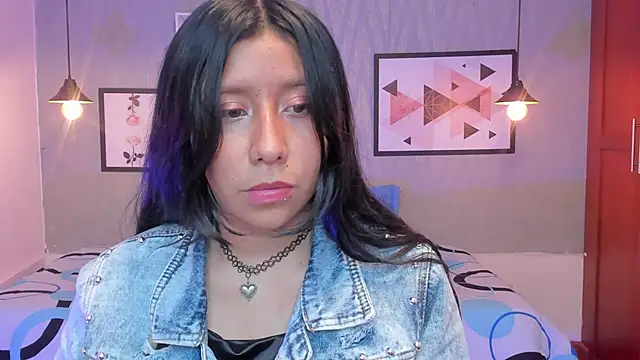 Snapshot of Nohemi_louse chatting on March 15, 2025, 7:27 pm Nohemi louse online show from March 15, 2025, 7:27 pm