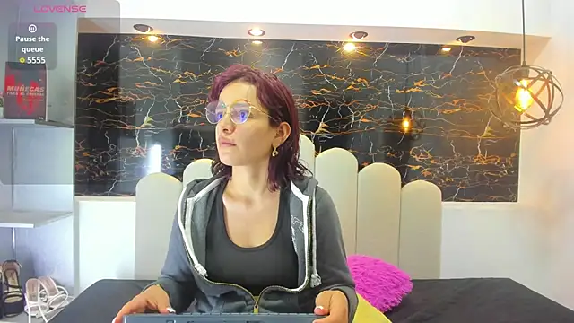 Snapshot of Annyrosee chatting on November 12, 2025, 8:30 pm Annyrosee online show from November 12, 2025, 8:30 pm