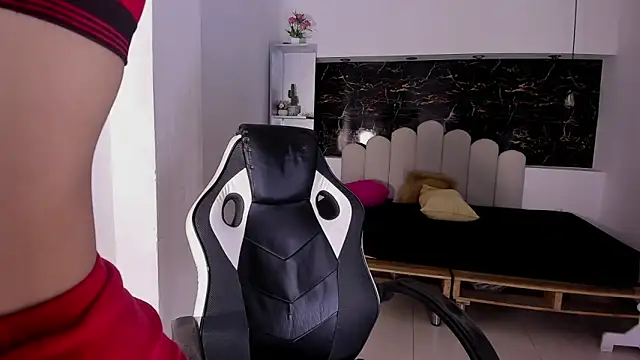 Snapshot of Annyrosee chatting on December 2, 2025, 7:53 pm Annyrosee online show from December 2, 2025, 7:53 pm